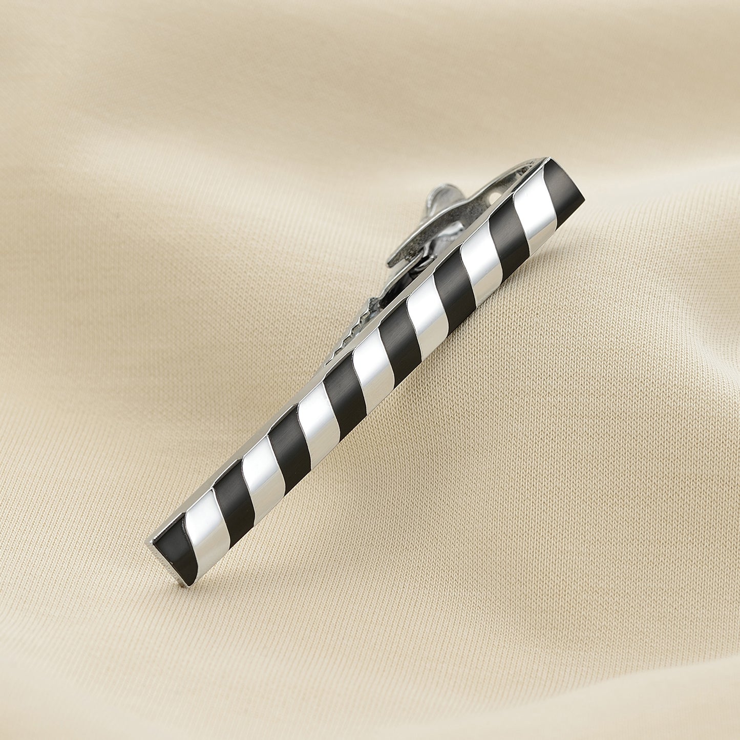 UJOY Tie Clips for Men, 4 Pcs Tie Bars Pinch Clip Set Silver Black 2.3 Inches Business Shirt Necktie Parts
