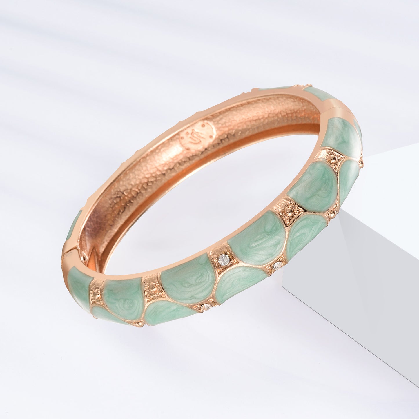 UJOY Cloisonne Bangle Pink Green Black Gold Striped Bracelet Women Classic Metal Bracelet 172146