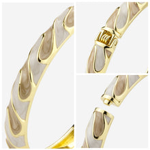 Cargar imagen en el visor de la galería, UJOY Vintage Gold Plated Cloisonne Enamel Hinged Bangle, Cream Marble Swirl Wavy Line Bracelet for Women, Elegant Stackable Jewelry Gift