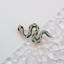Load image into Gallery viewer, UJOY Emerald Serpentine Crystal Brooch Fashion Diamond Brooch Gifts for Unisex