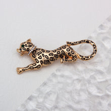 Load image into Gallery viewer, UJOY Gold Leopard Print Brooch Temperament Fashion Diamond-encrusted Brooch Gifts for Men and Women