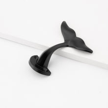 Cargar imagen en el visor de la galería, SARIHOSY Black Zinc Alloy Whale Tail Wall Mounted Coat Hook 8880