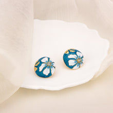 Cargar imagen en el visor de la galería, UJOY Vintage Porcelain Style Enamel Flower Earrings | Gold Tone Zinc Alloy Jewelry