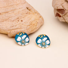 Cargar imagen en el visor de la galería, UJOY Vintage Porcelain Style Enamel Flower Earrings | Gold Tone Zinc Alloy Jewelry