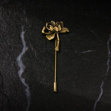 Load image into Gallery viewer, UJOY Gold Vintage Rose Brooch Flower Lapel Pins Boutonniere for Men Women Suit Wedding Party