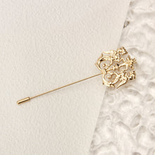 Load image into Gallery viewer, UJOY Gold Vintage Crown Brooch Lapel Pin Accessories for Men Women