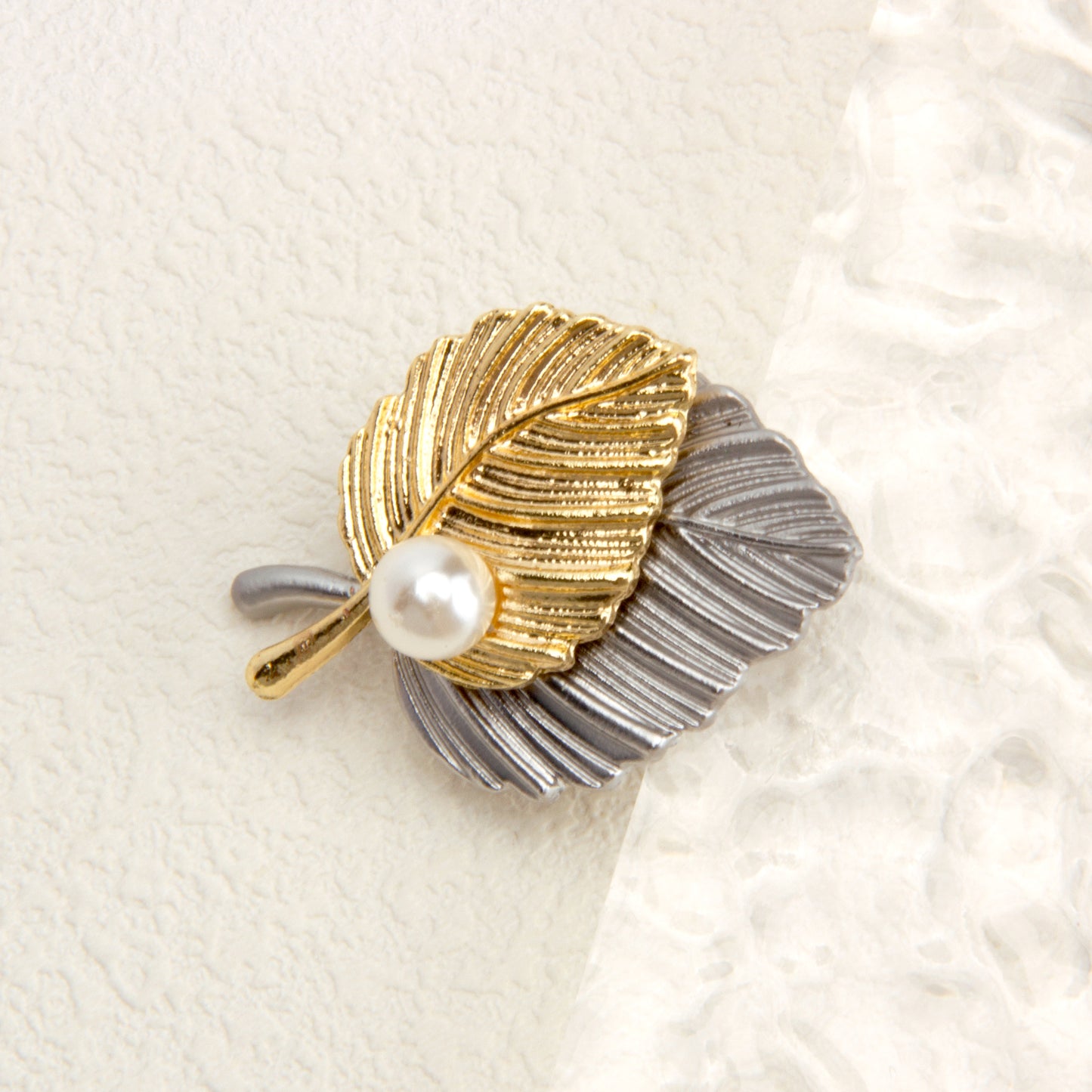 UJOY Two-tone Leaf Pearl Brooch  Leaf Lapel Pin  Accessories for Men Women Jewelry Accessory Gifts Decoration