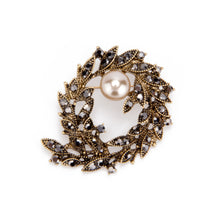 Load image into Gallery viewer, UJOY Vintage-style Pearl Lei Brooch Lapel Pin Wedding Accessories Brooch Pin Jewelry Gift for Wife Mom