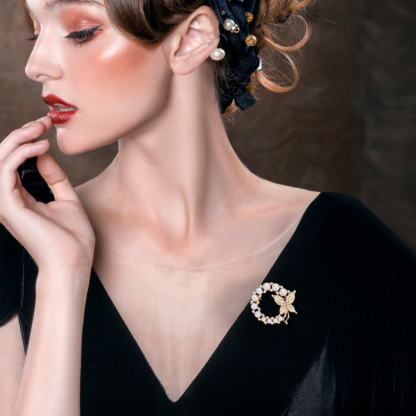 UJOY Gold Pearl Wreath Brooch Elegant Flower Brooch Pin for Women Men Wedding Party Gentleman's Essentials