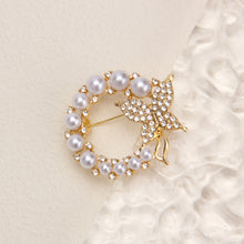 Load image into Gallery viewer, UJOY Gold Pearl Wreath Brooch Elegant Flower Brooch Pin for Women Men Wedding Party Gentleman&#39;s Essentials