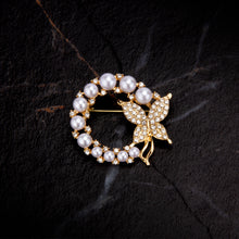 Load image into Gallery viewer, UJOY Gold Pearl Wreath Brooch Elegant Flower Brooch Pin for Women Men Wedding Party Gentleman&#39;s Essentials