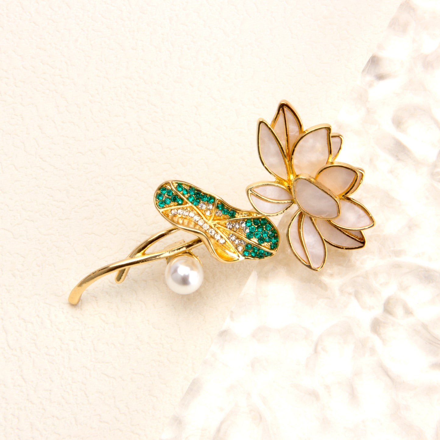 UJOY Golden Butterfly Pearl Brooch Lapel Brooch Pin Set for Daily Decoration