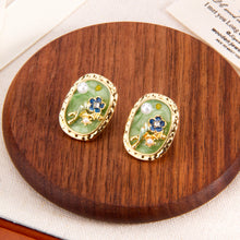 Cargar imagen en el visor de la galería, UJOY Dainty Pink Floral Enamel Earrings – Irregular Oval Frame with Pearl Accents