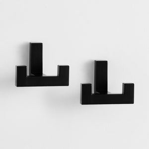SARIHOSY Wall Hook Coat Hook 5 Pcs Black Matt Double Hooks for Entryway Kitchen Bathroom Heavy Duty Hook Bathroom Accessories