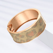 Cargar imagen en el visor de la galería, UJOY Cloisonne Bracelet Openable Hinge Gold Cuff Bangle Jewelry Gift for Women