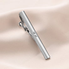 Cargar imagen en el visor de la galería, UJOY Tie Clips for Men 4 Pcs Tie Bars Clip Set Silver Black 2.3 Inches Business Shirt Necktie Parts