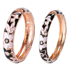 Cargar imagen en el visor de la galería, UJOY classic black white hinge bangles set star flower design