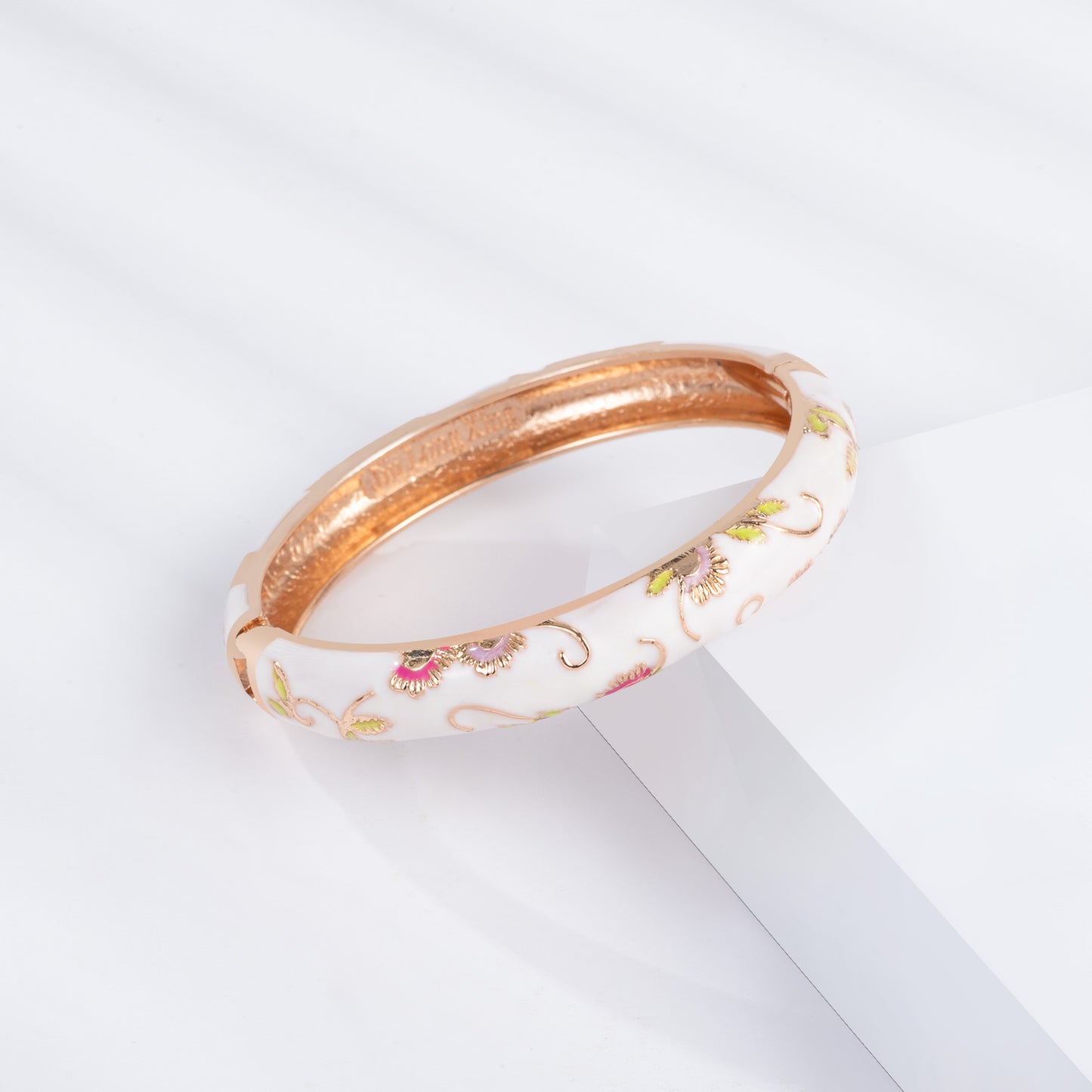 UJOY Vintage set of Cloisonne Bracelets Cuff Golden Metal Bangles Indian Flower White Enameled Jewelry